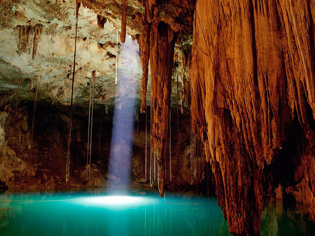 Cenote Dzitnup, Mexico